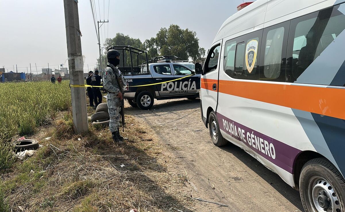 La zona fue acordonada por elementos de la policía municipal y la Guardia Nacional para evitar que los cuerpos fueran visibles. Foto: Especial