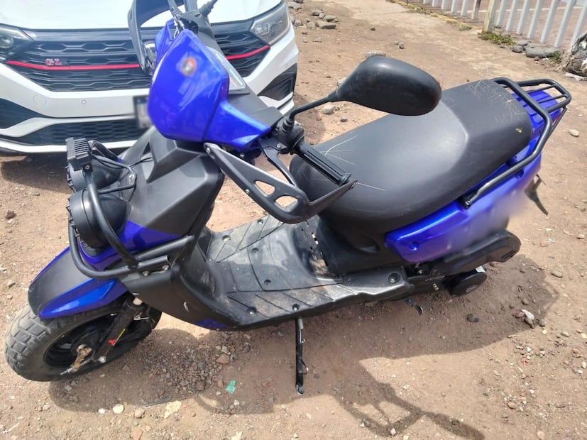 Fue en la colonia Vista Hermosa, cuando policías estatales observaron a la mujer en una motocicleta, quien intercambiaba envoltorios. Foto: especial