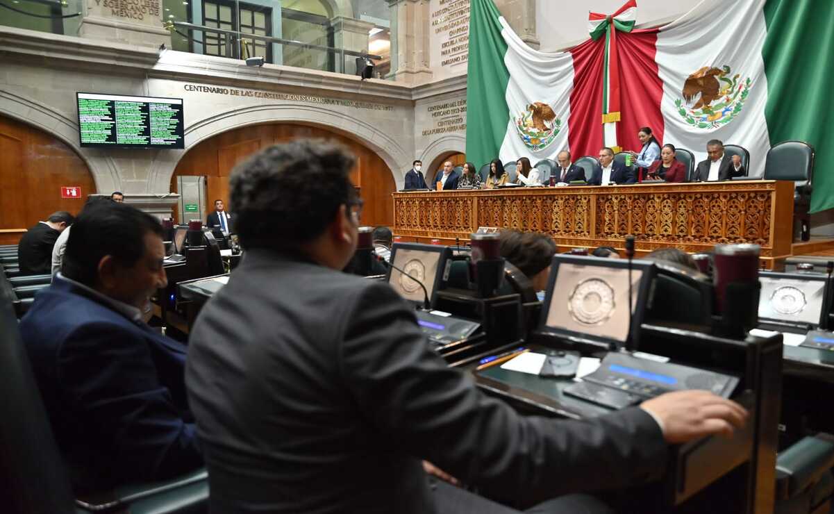 El diputado de Morena, Octavio Martínez, recriminó el actuar del Ministerio Público / Foto: Especial