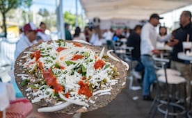 ¿Antojo de tostada, nopalitos, frijoles, queso y salsa? Visita la Feria del Huarache en Toluca 