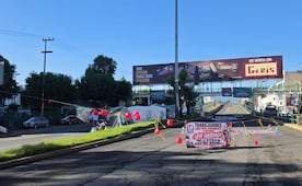 Continúa bloqueo de personal del IMSS frente a clínica 220 en paseo Tollocan