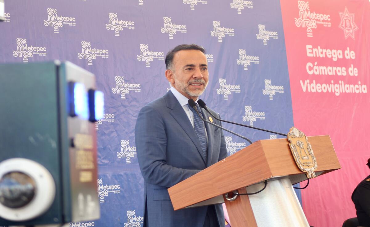 Refuerzan seguridad en Metepec: Fernando Flores entrega cámaras de videovigilancia a comunidades