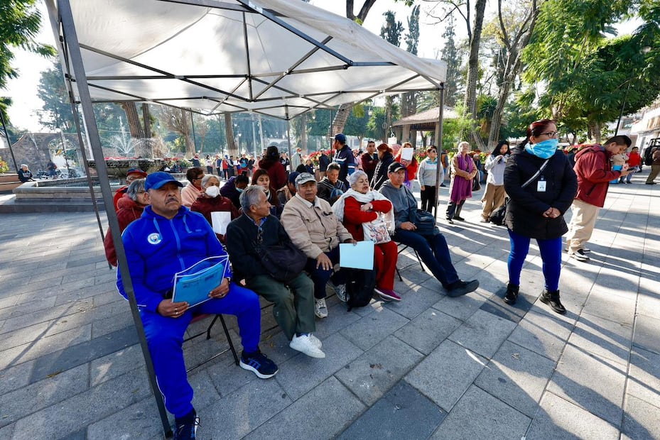 La primera contribuyente en realizar su pago y acceder a los descuentos correspondientes en Chimalhuacán fue Amelia Peña, habitante de la colonia Lomas de Totolco, quien ha vivido por más de 30 años en la comunidad. Foto: especial