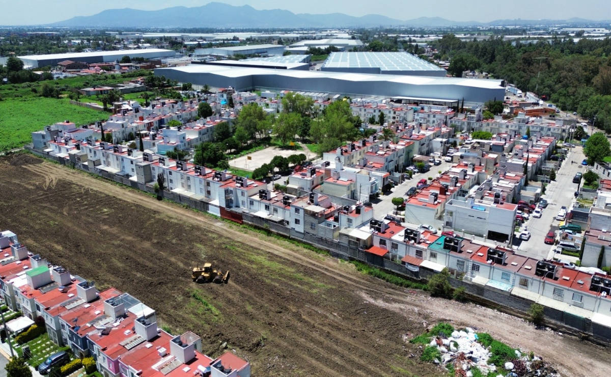 Caos en Cuautitlán: Vecinos exigen alto a naves industriales y soluciones a inundaciones. Foto: Arturo Contreras