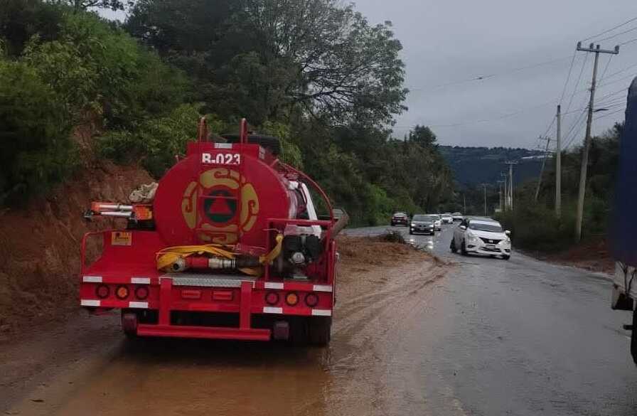 En la Carretera Federal 55 Tenancingo-Tenango se reportó un deslave / Foto Especial