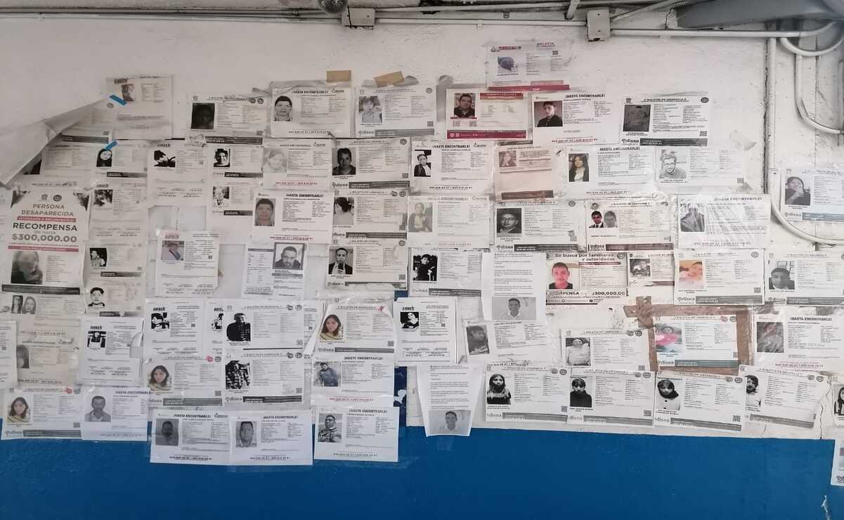 En la Terminal hay un muro donde se encuentran decenas de fichas de personas desaparecidas / Foto Alejandro Vargas