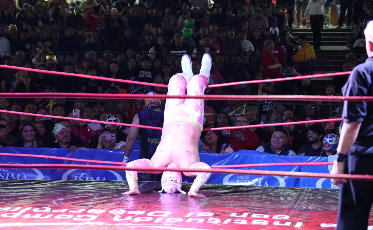 Los aficionados del Pancracio tuvieron la oportunidad de ver de cerca a sus gladiadores. Foto: Roberto Guerrero / El Universal Estado de México