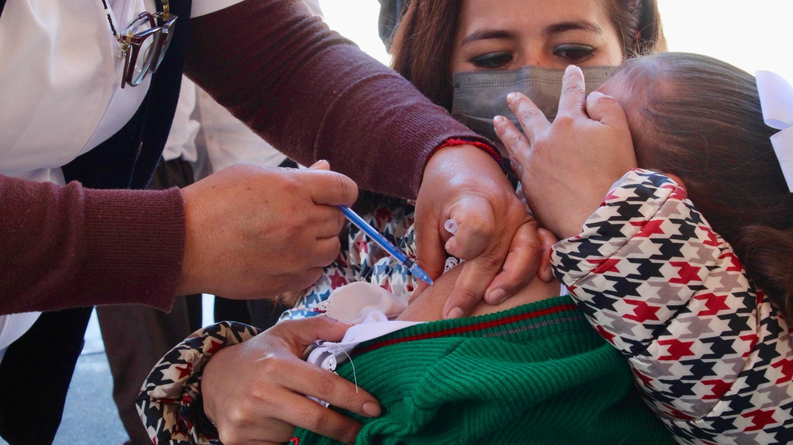 La vacuna contra la influenza está destinada a niños de seis meses a cinco años. Foto Especial