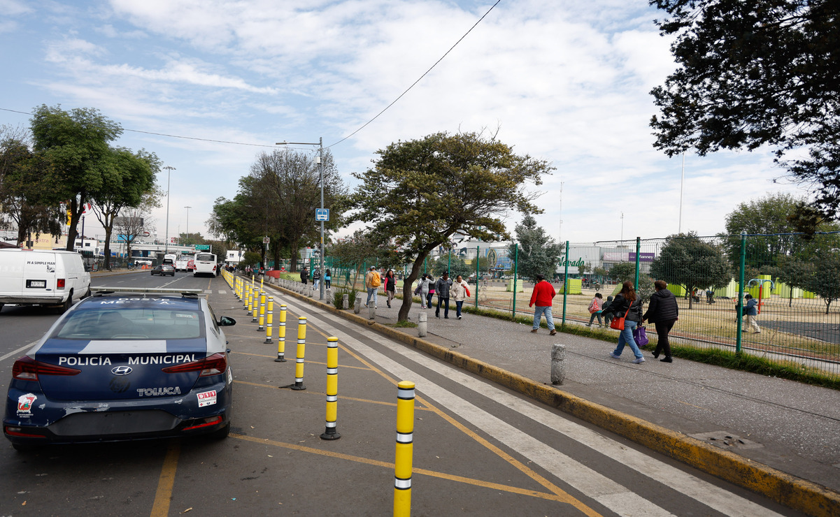 Los comerciantes mantendrán su exigencia para que las autoridades municipales hagan valer el reglamento de tránsito en la zona. Foto: Arturo Hernández / El Universal Estado de México.