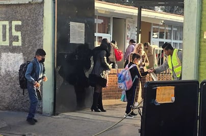 Filtros contra el sarampión en Edomex: Reportan implementación parcial en escuelas