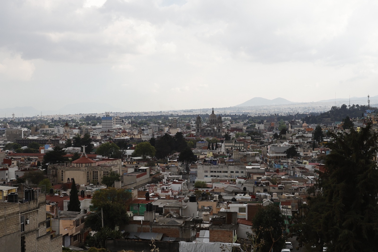 Vecinos de la colonia Reforma señalan que la inhalación de estos olores ha provocado enfermedades respiratorias, especialmente tos seca en niños. Foto Especial