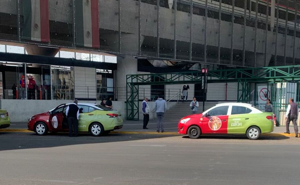 La diferencia de las tarifas de las bases de taxis es hasta un 100 por ciento superiores, respecto de las ofertadas por aplicaciones como Uber y Didi /Foto: Alejandro Vargas