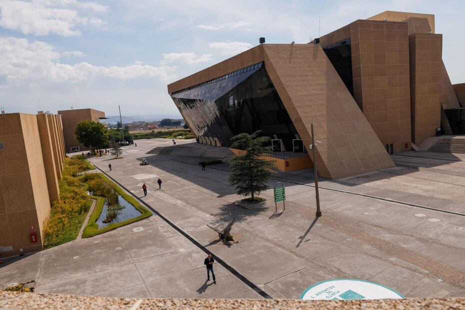 El Museo Hacienda "La Pila" rinde homenaje a los maestros artesanos con su exposición de cartonería y papel picado. Foto Especial
