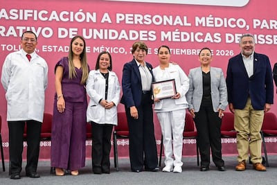 "Quienes cuidan la salud merecen ser cuidados": Entregan basificaciones a personal del ISSEMYM