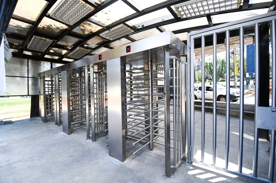 Se contempla que para el inicio del semestre (3 de febrero), los accesos de "La Mega" y el área de Idiomas también cuenten con este sistema de control gradual. Foto Especial