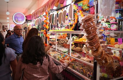 Floricultores y artesanos mexiquenses prevén repunte económico por Día de Muertos