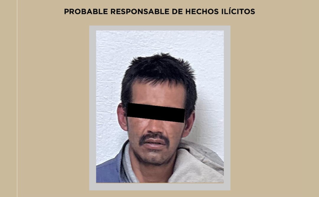 Elementos de la policía estatal y municipal detienen a Ricardo "N", presunto responsable de robar una tienda de conveniencia en Chimalhuacán. Foto: Especial