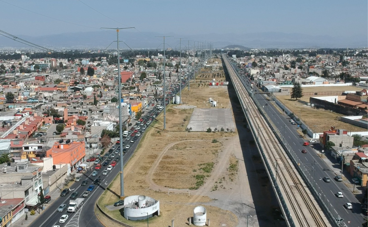 El Tren Insurgente en Toluca no solo es un medio de transporte. Su nuevo parque lineal transformará el entorno urbano con áreas de recreación y convivencia. Foto: Alejandro Vargas