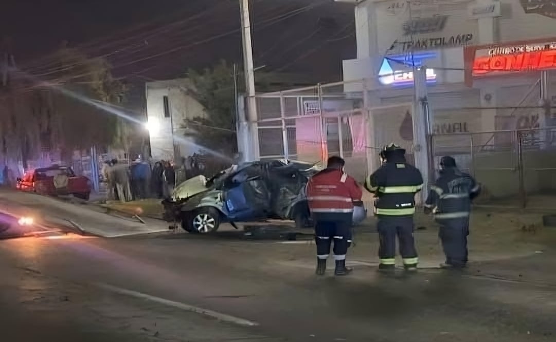 Un joven perdió la vida tras un accidente automovilístico en la avenida José López Portillo en Toluca. Foto: Especial