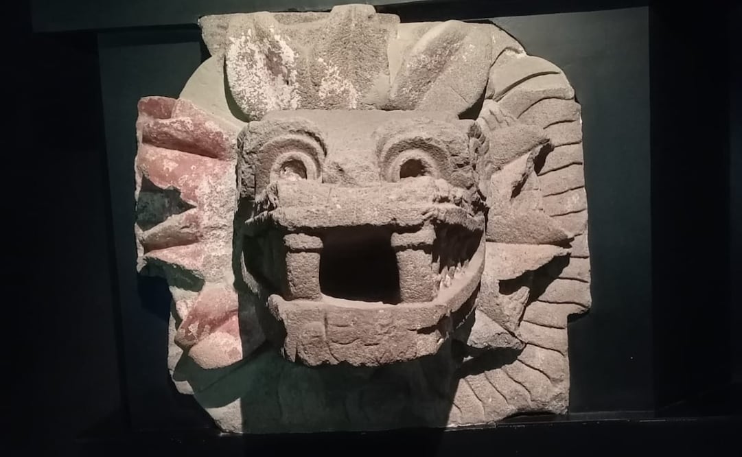 Serpiente emplumada identificado por el Instituto Nacional de Antropología e Historia. Foto especial
