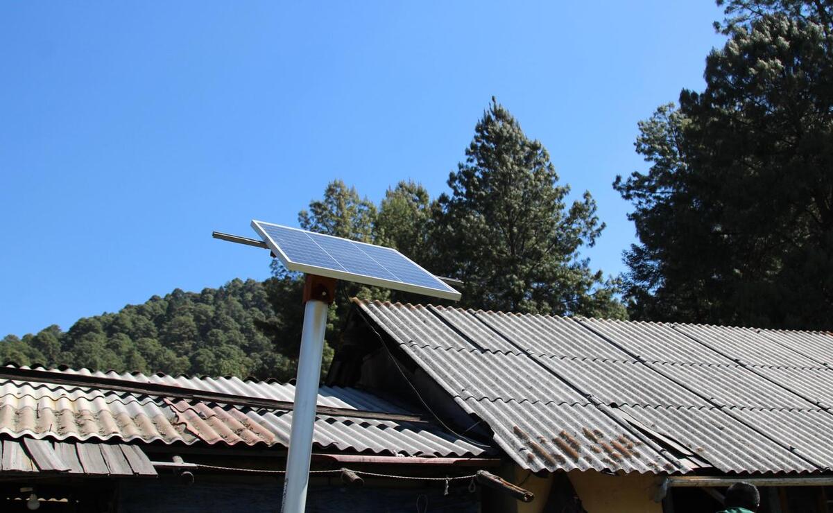 Instalan paneles solares en comunidades rurales de 22 municipios del Edomex