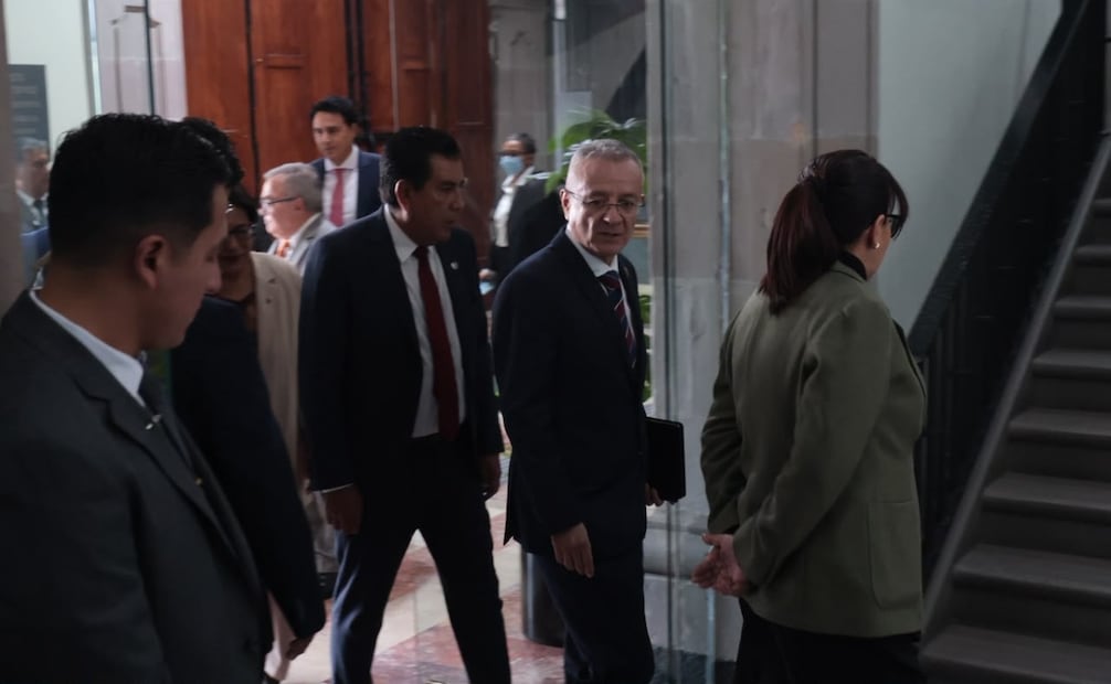 La comparecencia incluyó cuestionamientos de legisladores sobre finanzas, deuda y fideicomisos. Foto Alejandro Vargas / El Universal