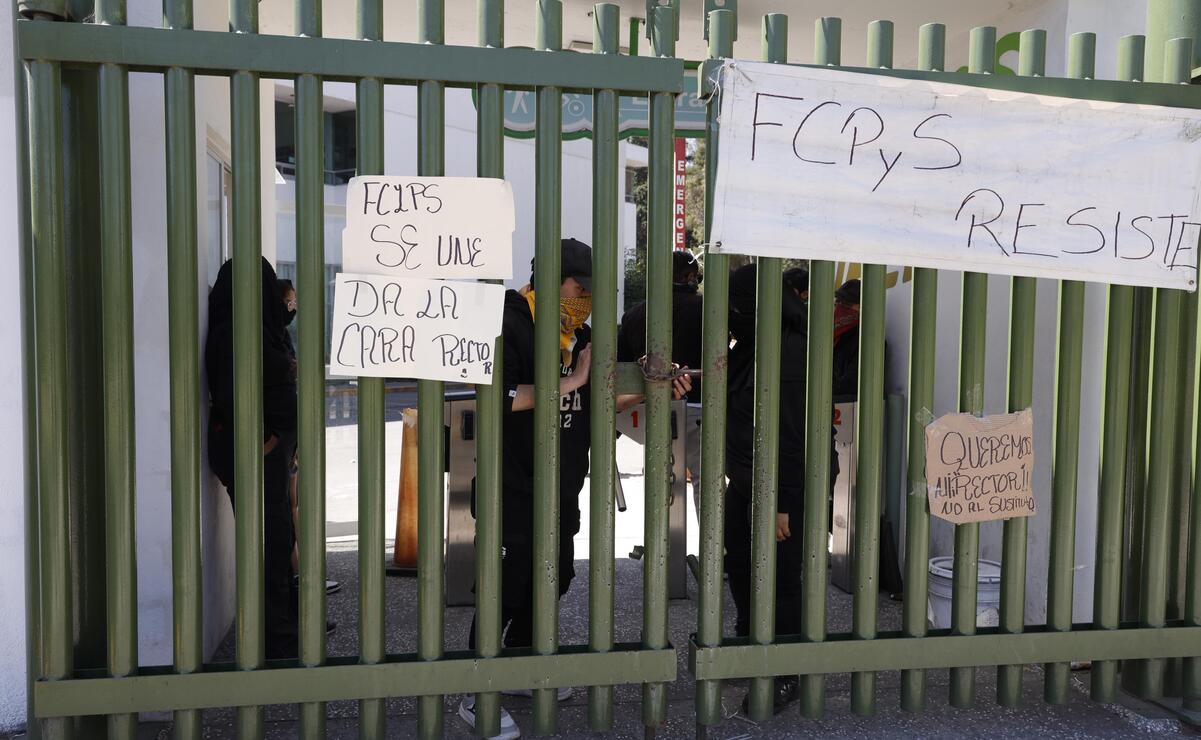 Durante el fin de semana, las asambleas estudiantiles sostuvieron debates para definir el rumbo de sus protestas. Foto Arturo Hernández