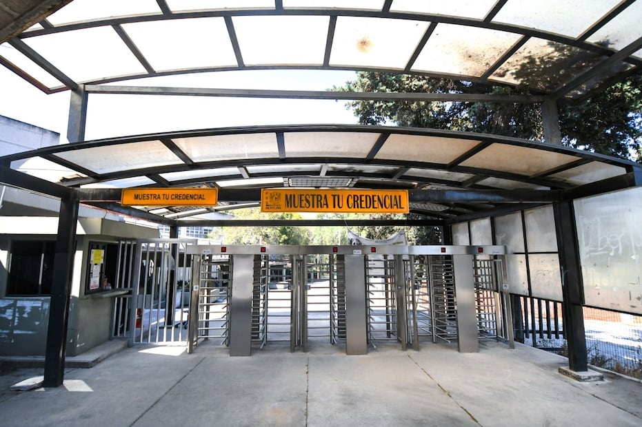 La medida fue una de las principales exigencias de los estudiantes en la asamblea de 2025, tras reportarse la presencia constante de personas ajenas y agresiones dentro del campus. Foto Especial