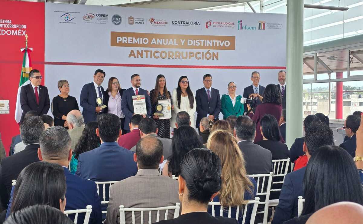 De un total de 9 postulantes, el Distintivo lo obtuvo Luis Ignacio Sierra Villa y Edgar Castellanos Álvarez, ambos servidores del OSFEM. Foto: Especial