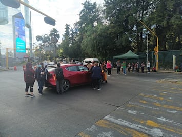 Vecinos de Naucalpan toman avenida en los limites de Edomex y CDMX por falta de agua