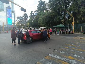 Vecinos de Naucalpan toman avenida en los limites de Edomex y CDMX por falta de agua
