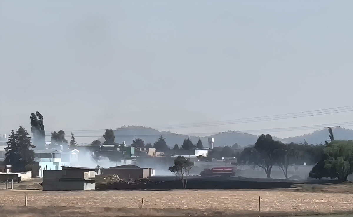 El incendio en San Sebastián Xolalpa movilizó a cuerpos de bomberos de varios municipios del Estado de México. Foto: Especial