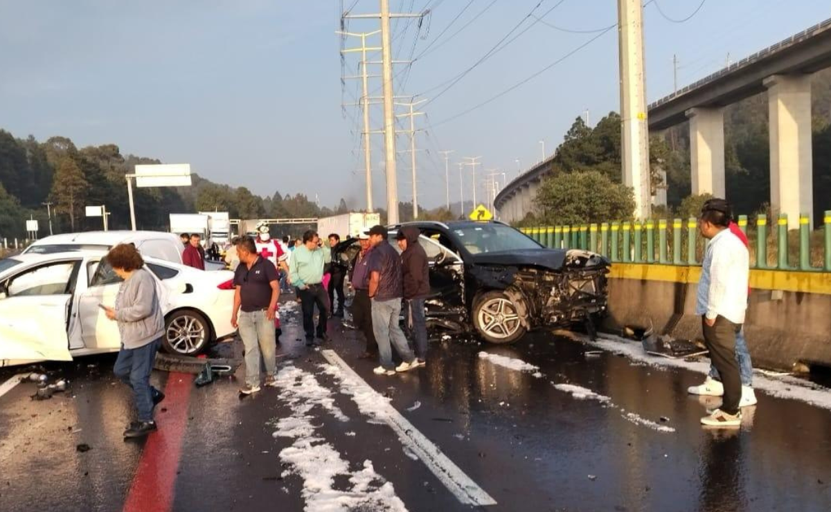 ¡Caos en la México-Toluca! 29 vehículos involucrados en aparatoso accidente múltiple