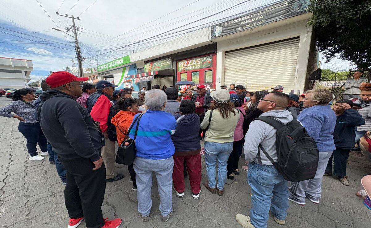 Vecinos de Tultitlán buscan regularizar el cambio de la colonia la Cuarta Transformación. Foto: Arturo Contreras