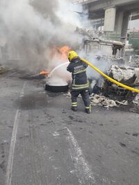 Gobierno de Nezahualcóyotl se suma a labores de emergencia tras explosión de pipa en el Puente de la Concordia