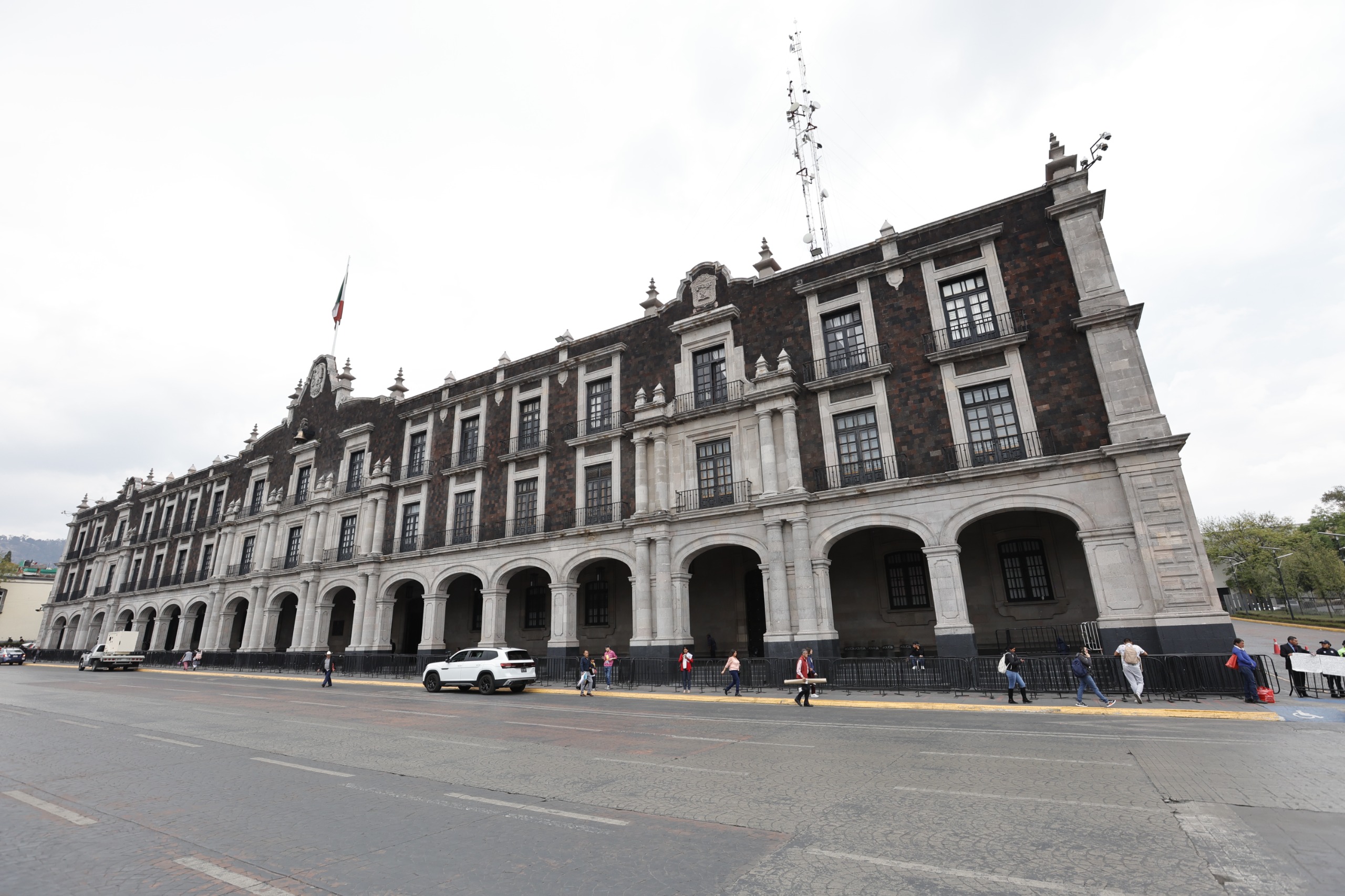 La deuda pública del Edomex aumentó de 21 mil 473 millones a 61 mil 742 millones de pesos en los últimos 25 años. Foto Jorge Alvarado