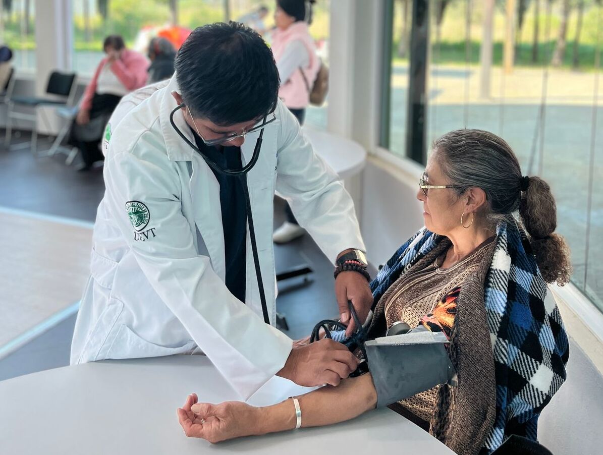 Impulsan aumento de primas de gastos médicos mayores para la tercera edad