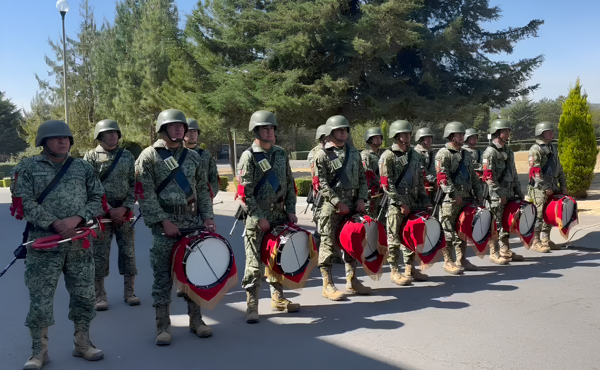 Reconocimiento militar: Homenaje al personal de salud en el Hospital Militar de Santa María Rayón. Foto: Miguel García