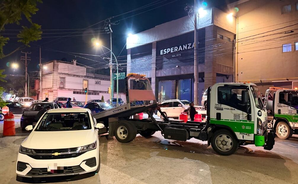 63 vehículos y tres motocicletas fueron trasladados al corralón durante los seis operativos realizados en Toluca. Foto especial
