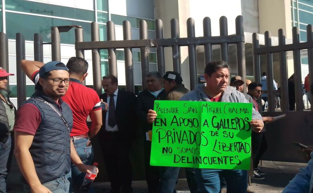 Liberan a 14 galleros detenidos en Naucalpan. Foto: Especial