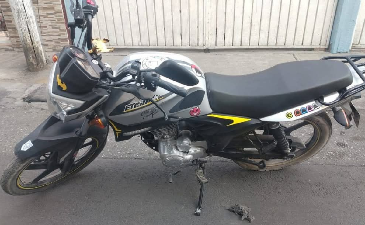 Motocicleta decomisada junto con las armas en Ecatepec. Foto: Especial