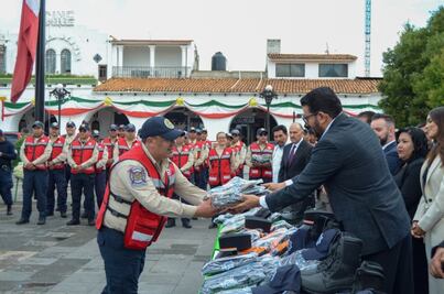 Recuerdan a los Niños Héroes en Almoloya de Juárez y equipan a policías y elementos de protección civil