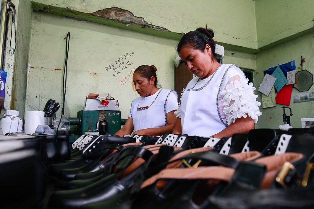 Zapateros de San Mateo Atenco, en jaque por calzado chino y comercio en línea