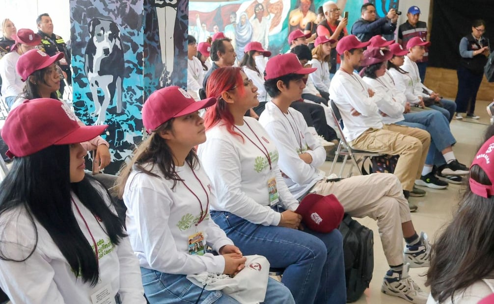 Estudiantes de la Brigada Multidisciplinaria del IPN trabajan en soluciones de captación pluvial y regulación térmica. Foto Especial