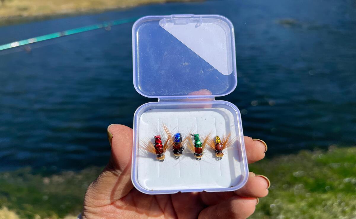 La pesca deportiva se diferencia de la pesca común no solo por el equipo especializado. Foto: Alejandra Santillán