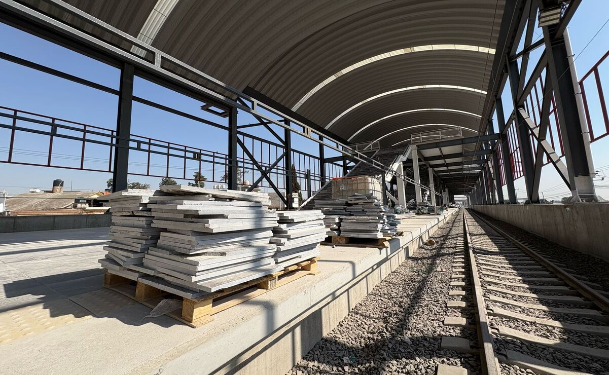 Vecinos de Tultepec mantienen protesta y campamento en obras del Tren Suburbano