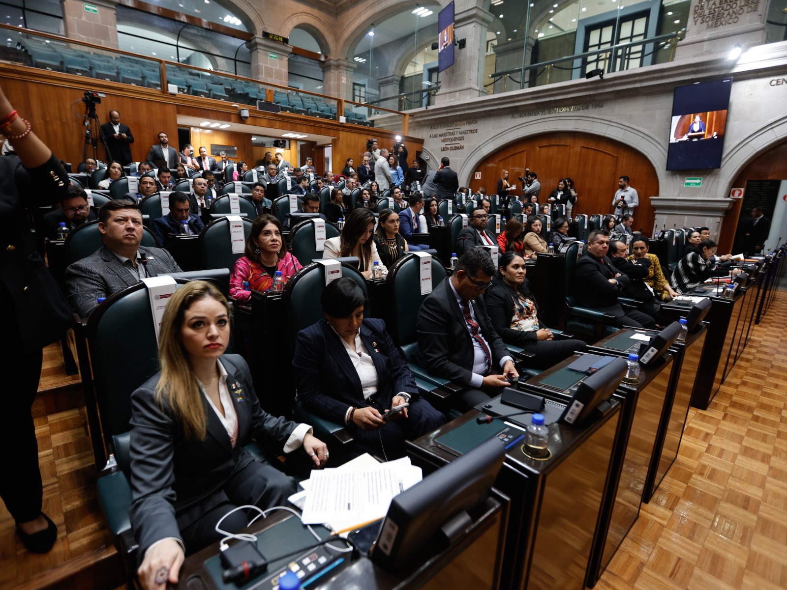 En los poderes Ejecutivo y Legislativo, municipios y organismos autónomos hay cada vez más mujeres. Foto Jorge Alvarado