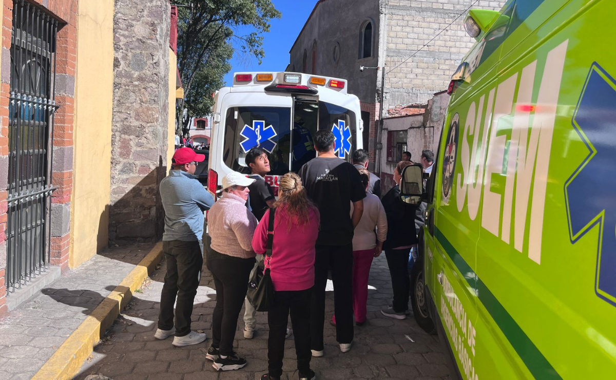 Más de 10 personas fueron atropelladas, cuando una camioneta impacto contra un camión recolector de basura Foto: Especial
