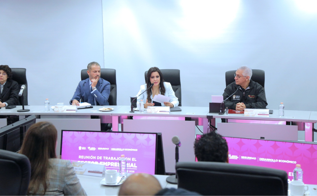 Autoridades del Edoméx y líderes empresariales celebran la reducción del 23% en el robo a transporte de carga, un paso clave para atraer inversiones. Foto: Especial