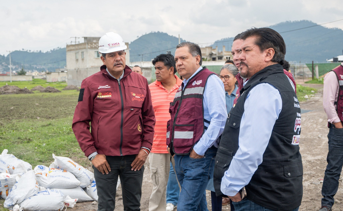El alcalde Ricardo Moreno Bastida durante el llamado a la población de Toluca para mantenerse alerta por las lluvias intensas y el huracán "Erick" Foto: Especial